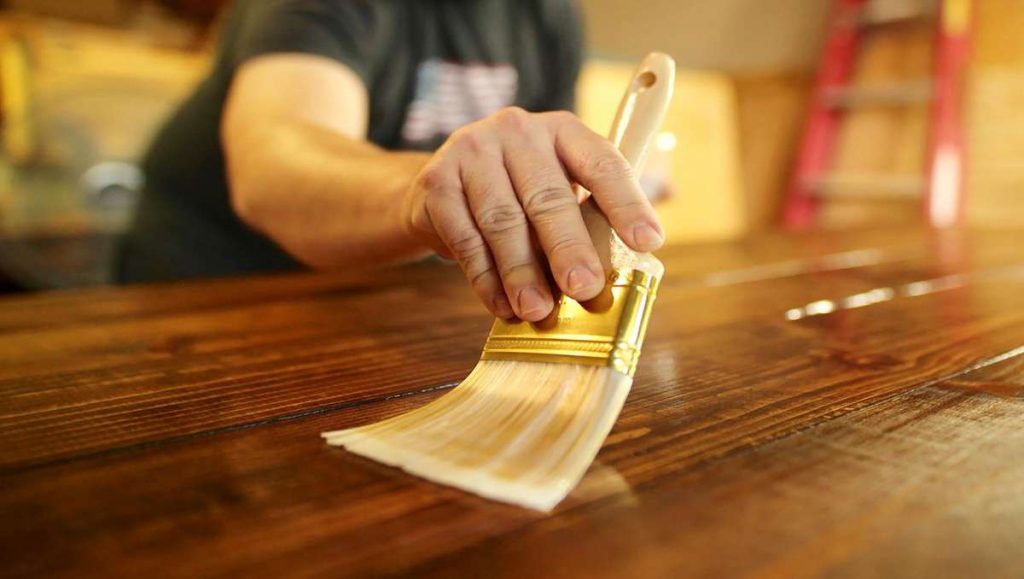 Hand brush finishing desk for maintenance